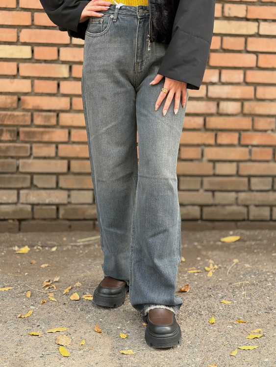 شلوار جین رویال مدل نیم بگ جک پات دمپا زاپ – رنگ طوسی آبی تیره