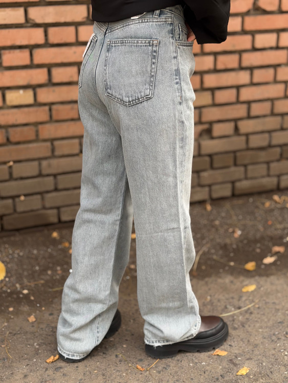 شلوار جین رویال مدل نیم بگ جک پات دمپا زاپ – رنگ آبی یخی