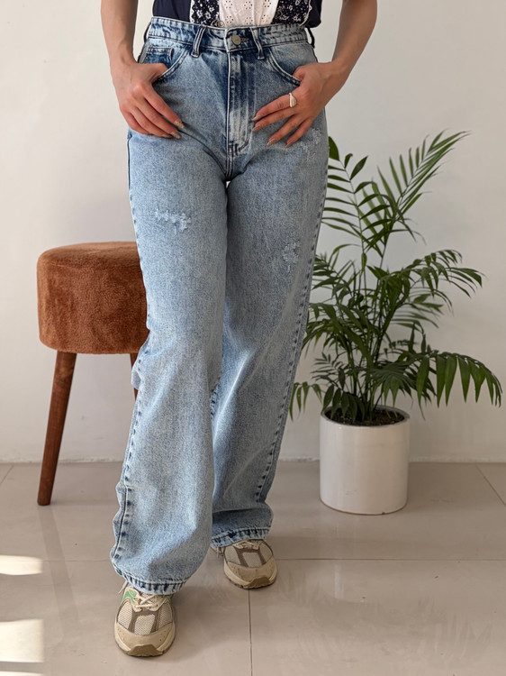 شلوار جین بنتون مدل نیم بگ – رنگ آبی روشن برفکی