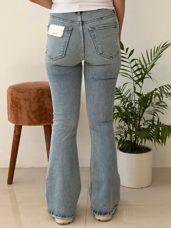 شلوار جین رویال مدل بوت کات – رنگ آبی یخی