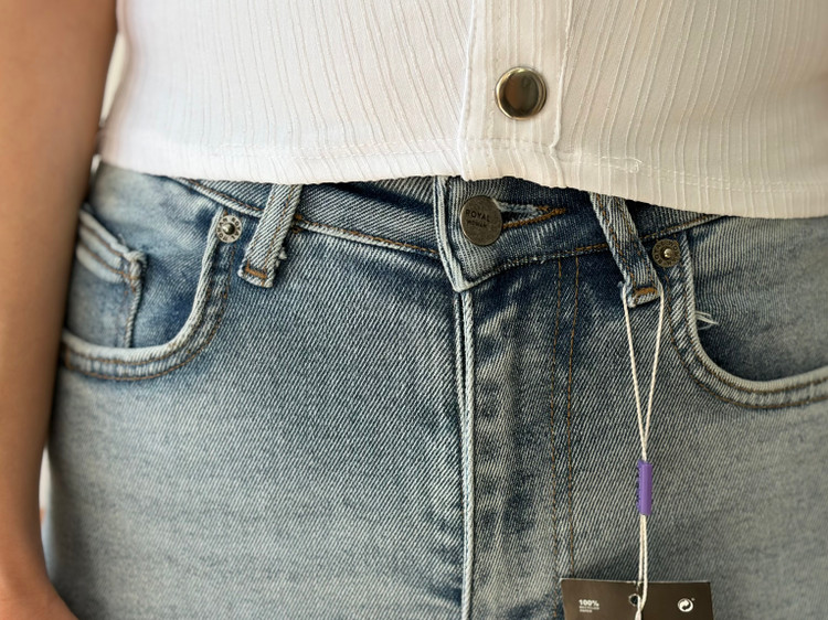 شلوار جین رویال مدل بوت کات – رنگ آبی یخی