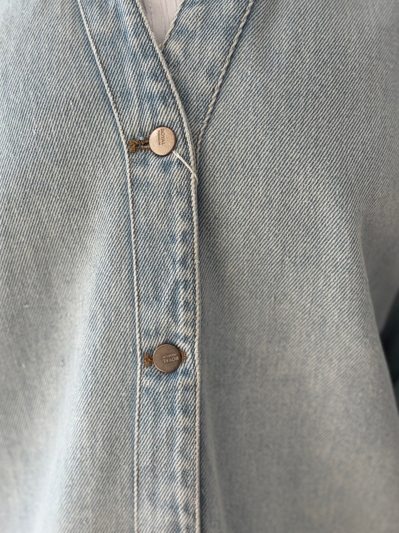 شومیز جین رویال مدل وستا – رنگ آبی روشن